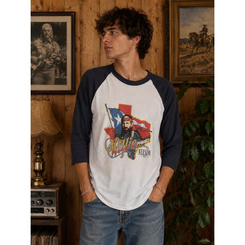 Vintage 1984 Willie Nelson Texas Flag Raglan Concert Tee Medium